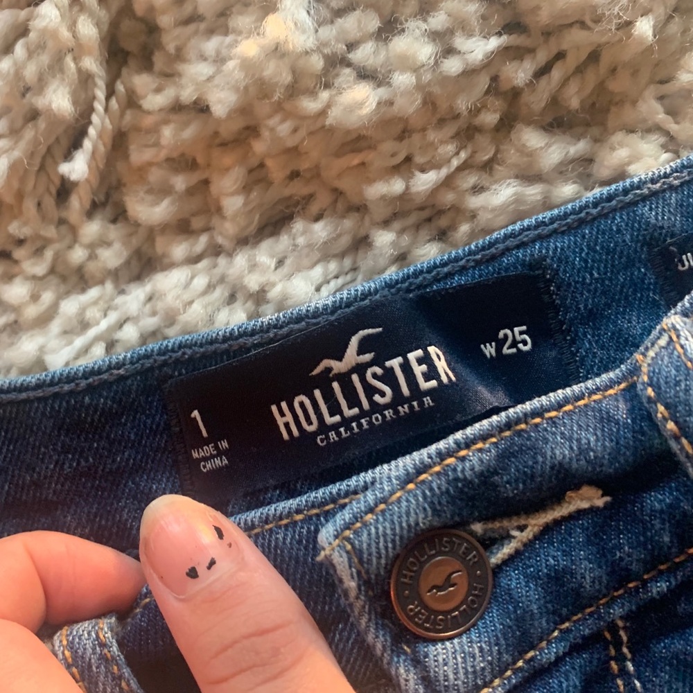 jean shorts hollister “ultra high rise” - Picture 3 of 3